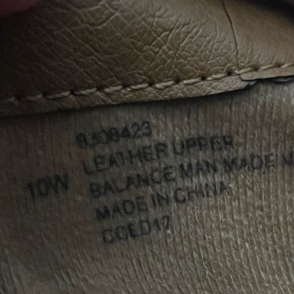 Comfortiva with pillowtop ballet flats. Light grey leather upper. Elastic straps - Picture 4 of 7